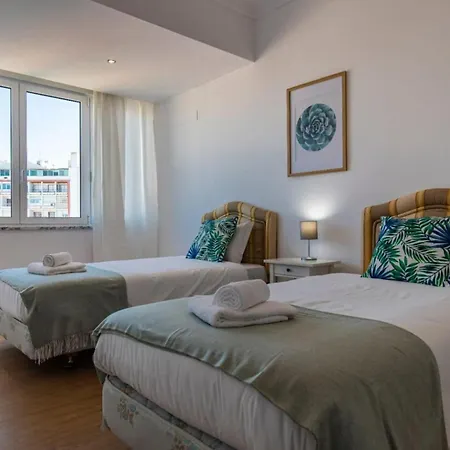 Apartment 112 Ii *